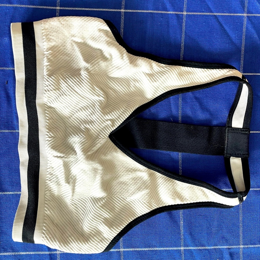Black & White T-back sports bra